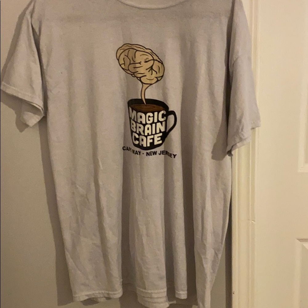 White short sleeve shirt